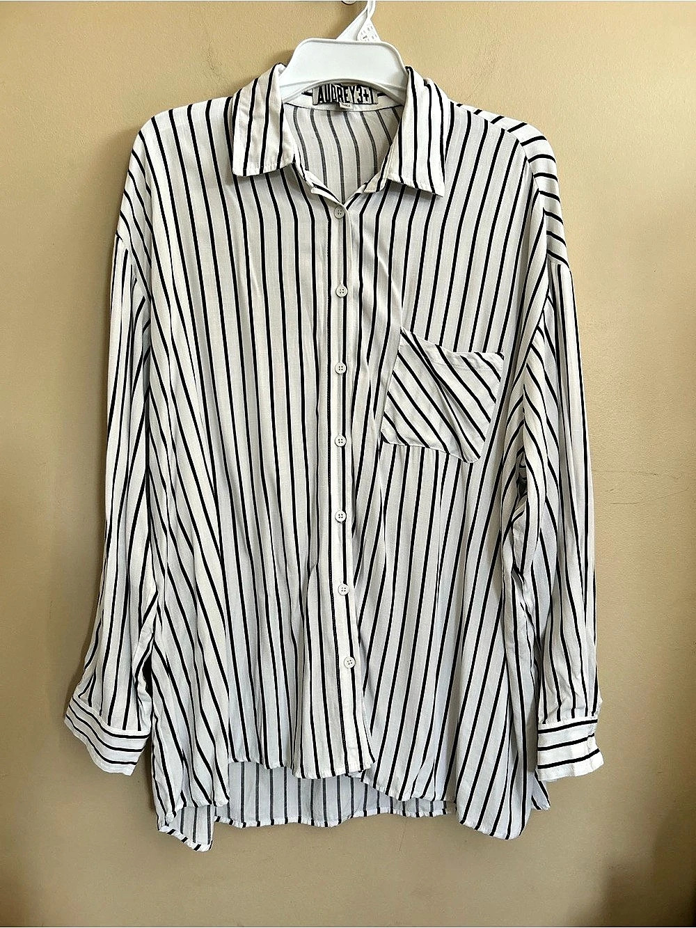 Audrey 3+1 Striped Rayon Button Down in White & Black Size S/M Like New baggy/Re